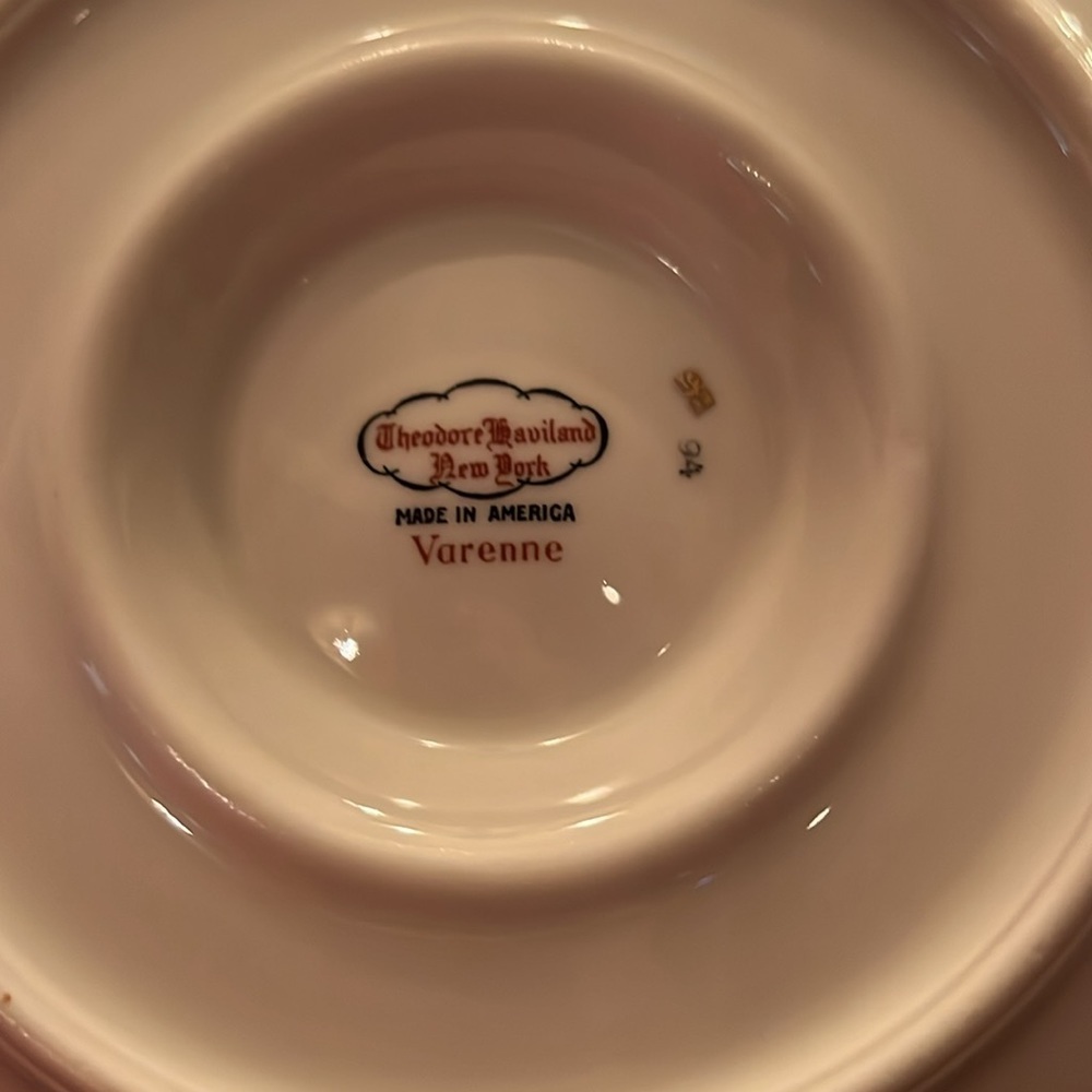 Haviland Varenne Round Gravy Boat/Attached Underplate - Picture 5 of 5